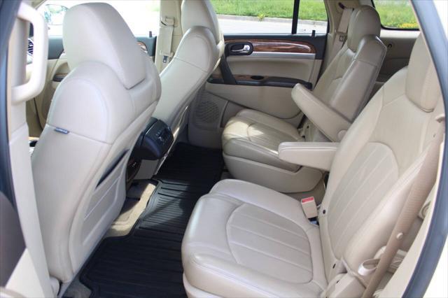 used 2009 Buick Enclave car, priced at $5,999