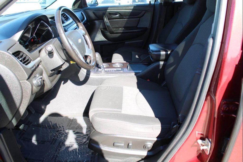 used 2015 Chevrolet Traverse car, priced at $9,900