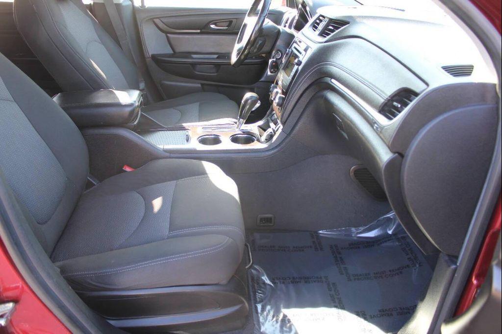 used 2015 Chevrolet Traverse car, priced at $9,900