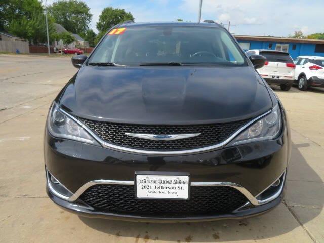 used 2017 Chrysler Pacifica car, priced at $11,900