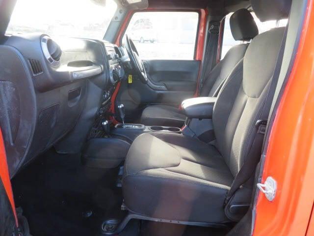 used 2015 Jeep Wrangler Unlimited car, priced at $11,500