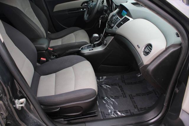 used 2013 Chevrolet Cruze car, priced at $3,700