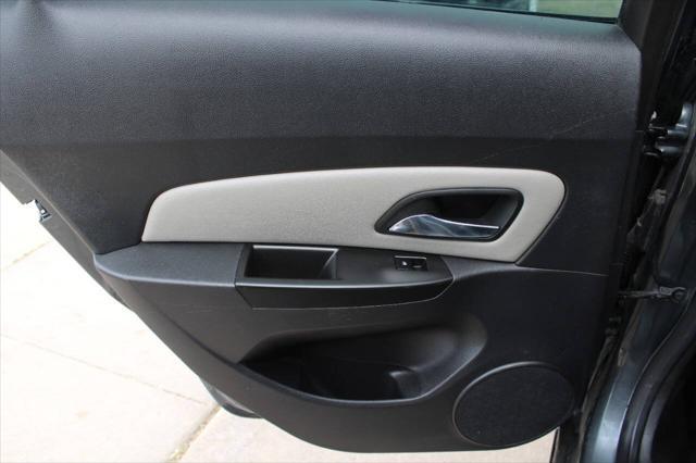used 2013 Chevrolet Cruze car, priced at $3,700
