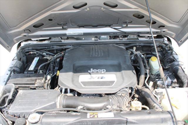 used 2015 Jeep Wrangler Unlimited car, priced at $12,700
