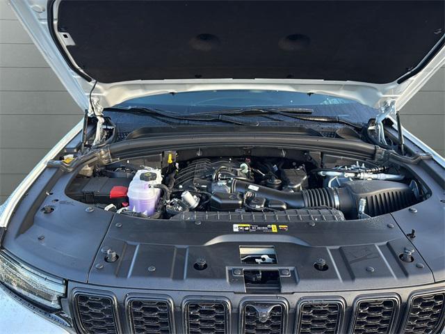 new 2025 Jeep Grand Cherokee car, priced at $51,325