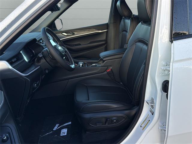 new 2025 Jeep Grand Cherokee car, priced at $51,325