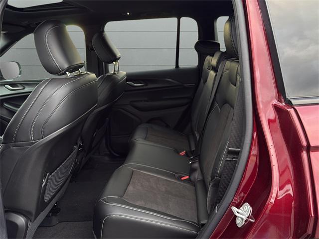 new 2025 Jeep Grand Cherokee car, priced at $45,687