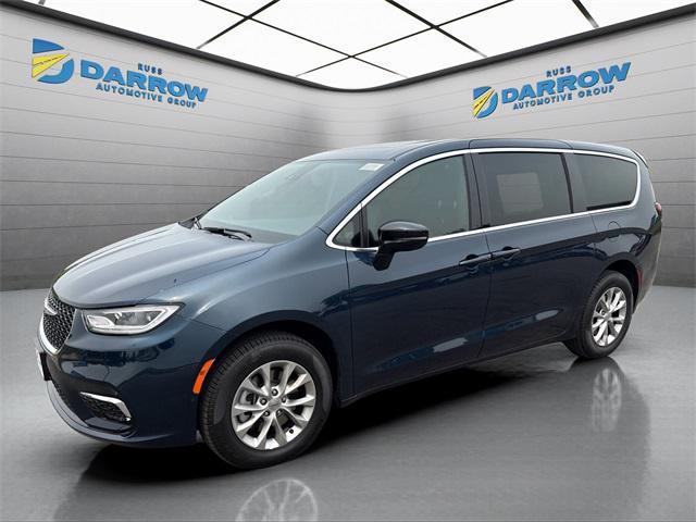 new 2025 Chrysler Pacifica car, priced at $47,843
