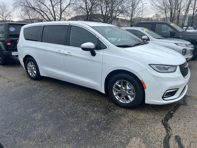 used 2023 Chrysler Pacifica car, priced at $28,999