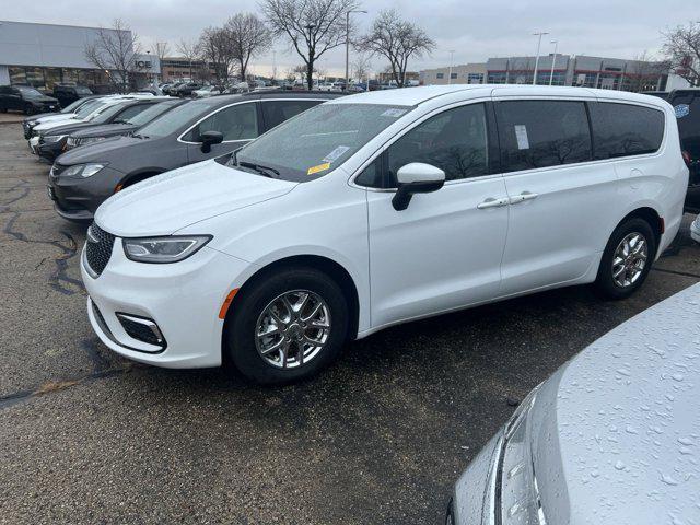 used 2023 Chrysler Pacifica car, priced at $28,999