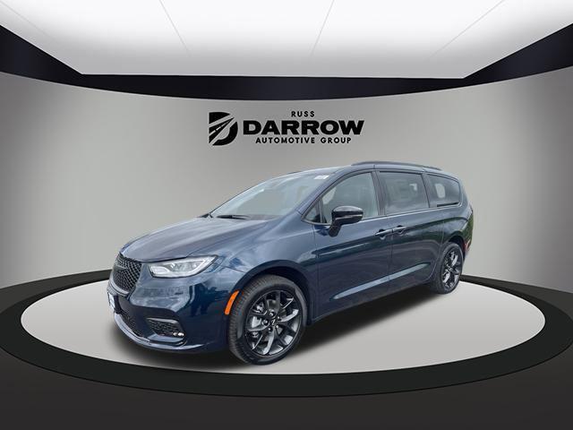 used 2024 Chrysler Pacifica car