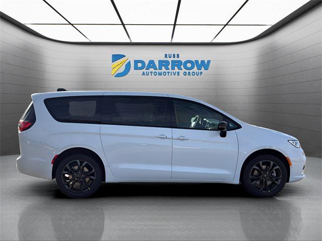 new 2026 Chrysler Pacifica car, priced at $46,222