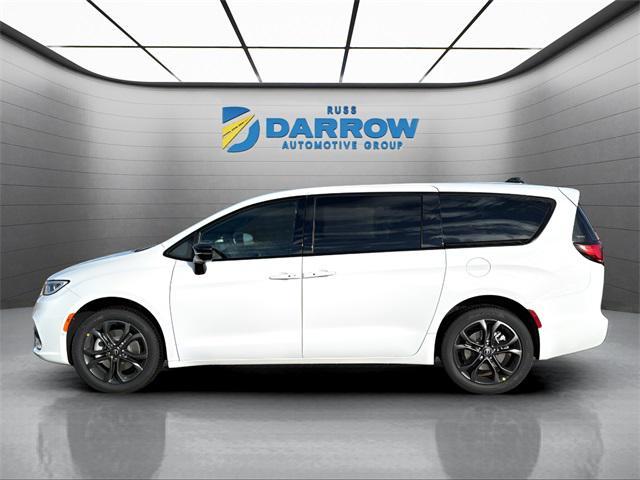 new 2026 Chrysler Pacifica car, priced at $46,222