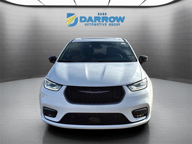 new 2026 Chrysler Pacifica car, priced at $46,222