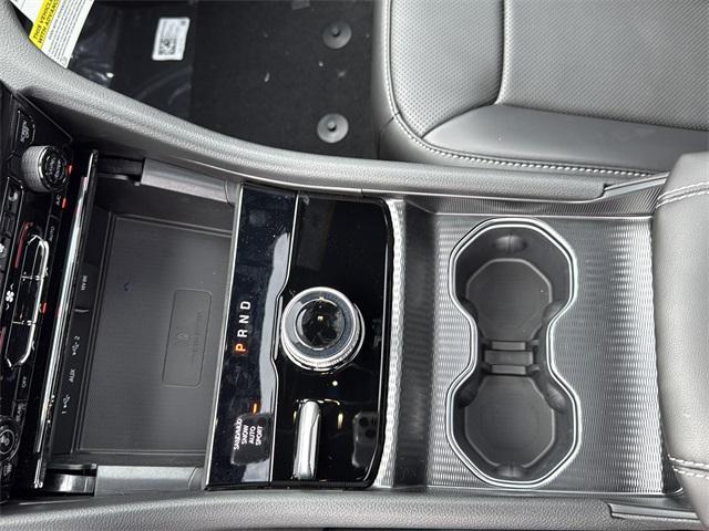 new 2025 Jeep Grand Cherokee car, priced at $52,000