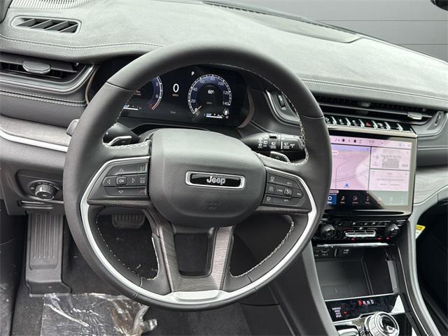 new 2025 Jeep Grand Cherokee car, priced at $52,000