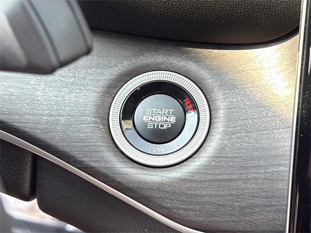 new 2025 Jeep Grand Cherokee car, priced at $53,062