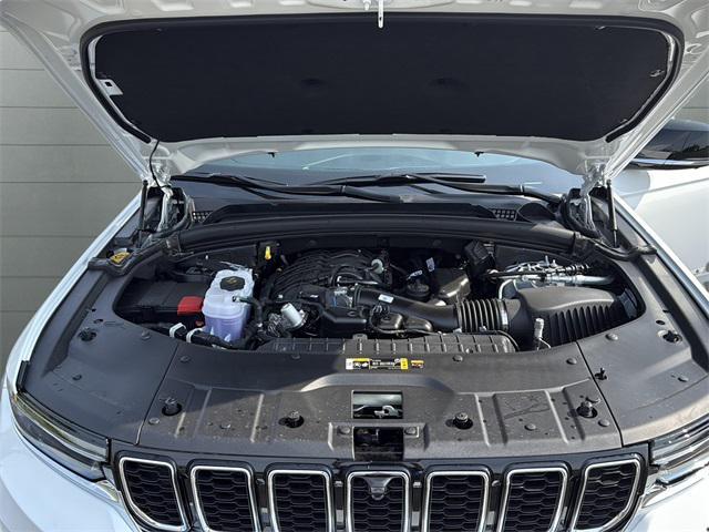 new 2025 Jeep Grand Cherokee car, priced at $53,062
