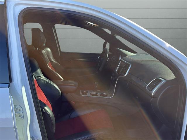 used 2015 Jeep Grand Cherokee car, priced at $33,141