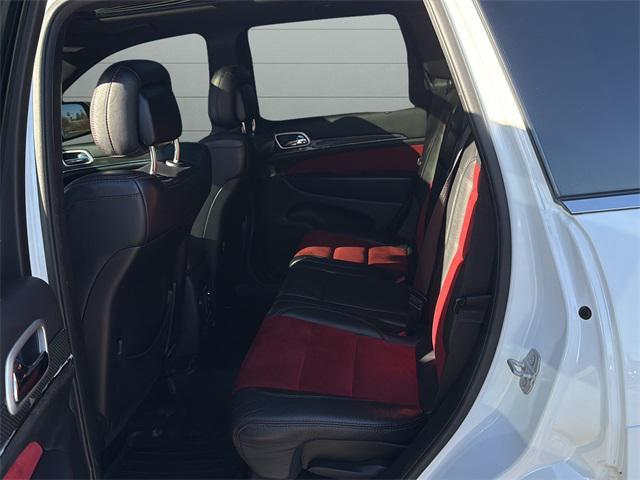 used 2015 Jeep Grand Cherokee car, priced at $33,141