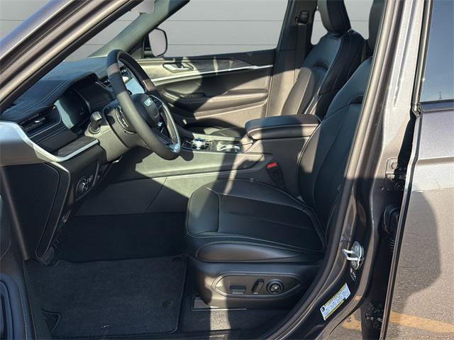 new 2025 Jeep Grand Cherokee car, priced at $50,326