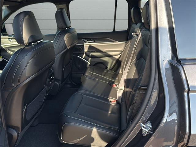 new 2025 Jeep Grand Cherokee car, priced at $50,326