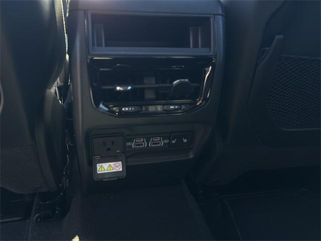 new 2025 Jeep Grand Cherokee car, priced at $49,930