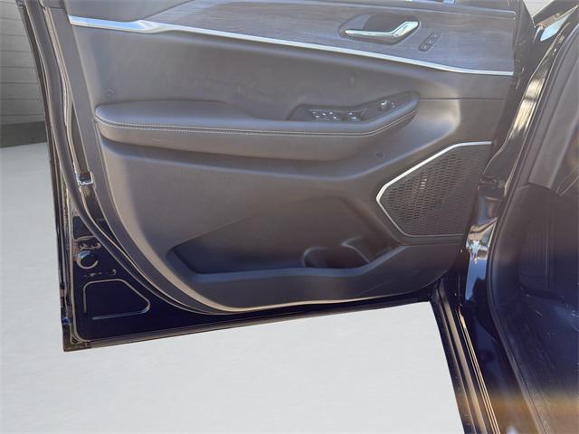 new 2025 Jeep Grand Cherokee car, priced at $49,930