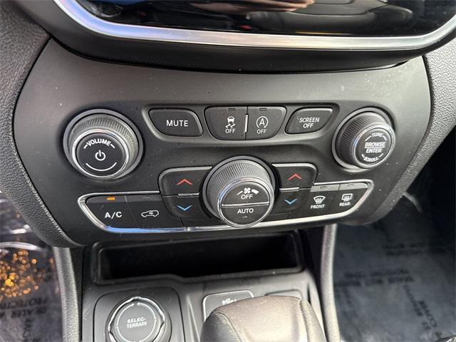 used 2019 Jeep Cherokee car, priced at $14,200