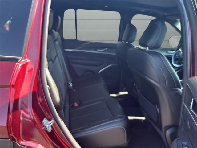 new 2025 Jeep Grand Cherokee car, priced at $52,959