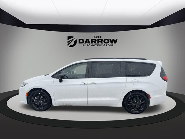 new 2025 Chrysler Pacifica car, priced at $47,829