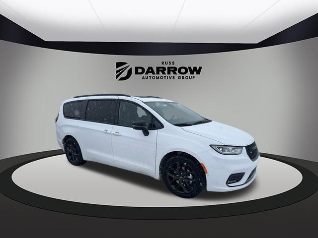 new 2025 Chrysler Pacifica car, priced at $47,829