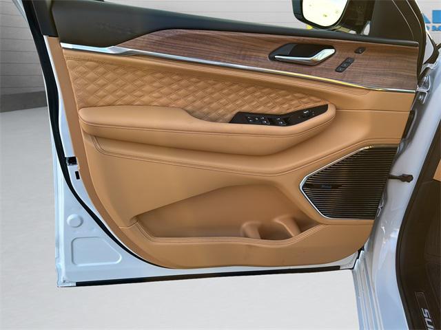 new 2025 Jeep Grand Cherokee car, priced at $65,211