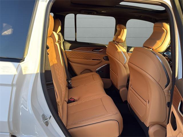 new 2025 Jeep Grand Cherokee car, priced at $65,211