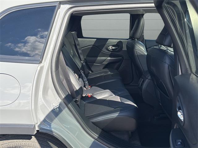 used 2022 Jeep Cherokee car, priced at $25,401