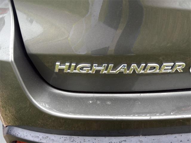 used 2016 Toyota Highlander car, priced at $22,273