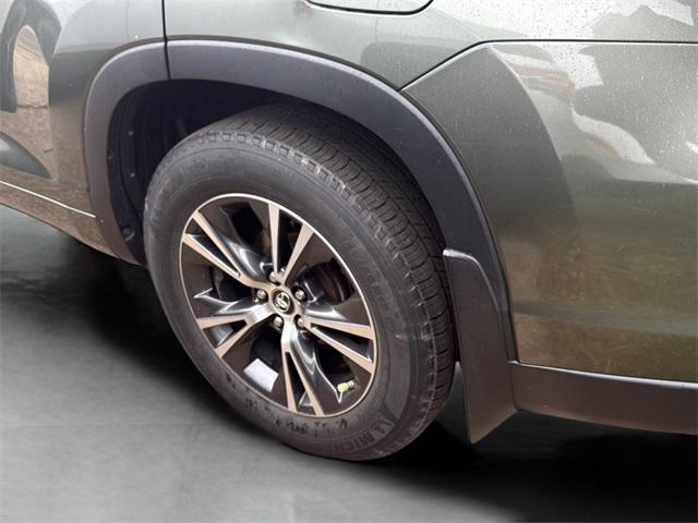 used 2016 Toyota Highlander car, priced at $22,273