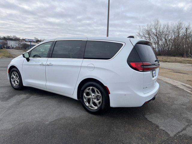 new 2024 Chrysler Pacifica car, priced at $52,158