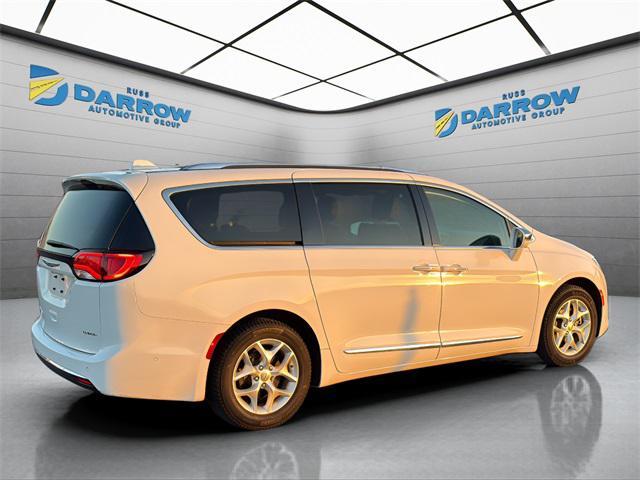 used 2020 Chrysler Pacifica car, priced at $25,556