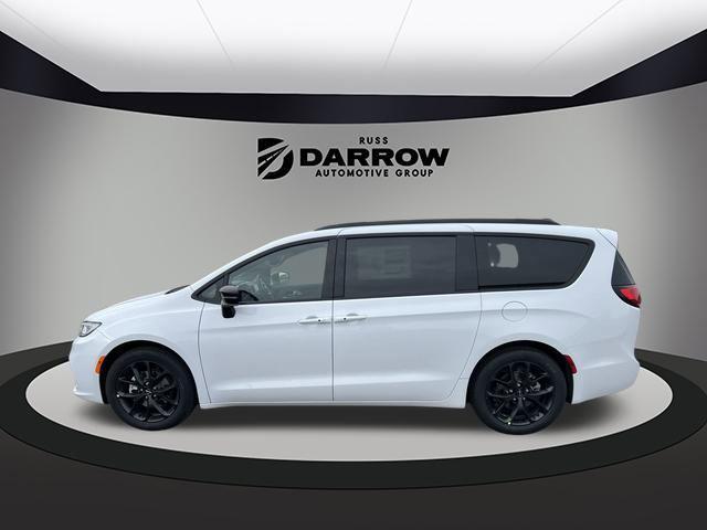 new 2025 Chrysler Pacifica car, priced at $48,783