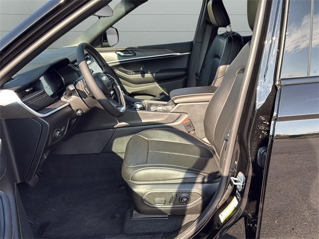 new 2025 Jeep Grand Cherokee car, priced at $51,973