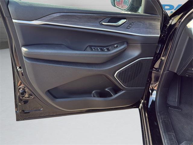 new 2025 Jeep Grand Cherokee car, priced at $51,973