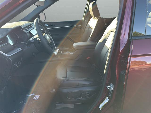 new 2025 Jeep Grand Cherokee car, priced at $52,959