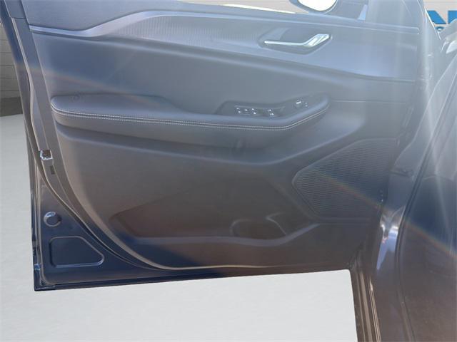 new 2025 Jeep Grand Cherokee car, priced at $44,333