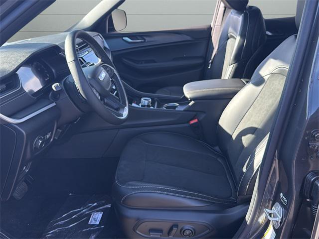 new 2025 Jeep Grand Cherokee car, priced at $44,333