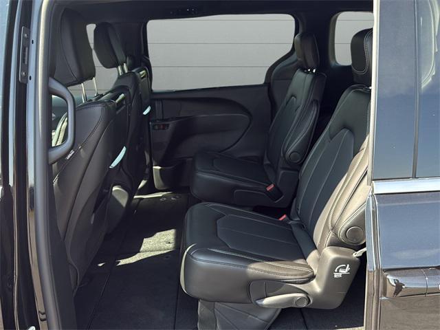 new 2026 Chrysler Pacifica car, priced at $44,867