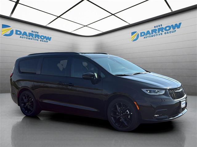 new 2026 Chrysler Pacifica car, priced at $54,450