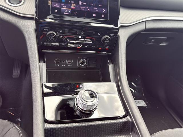 new 2025 Jeep Grand Cherokee car, priced at $39,926