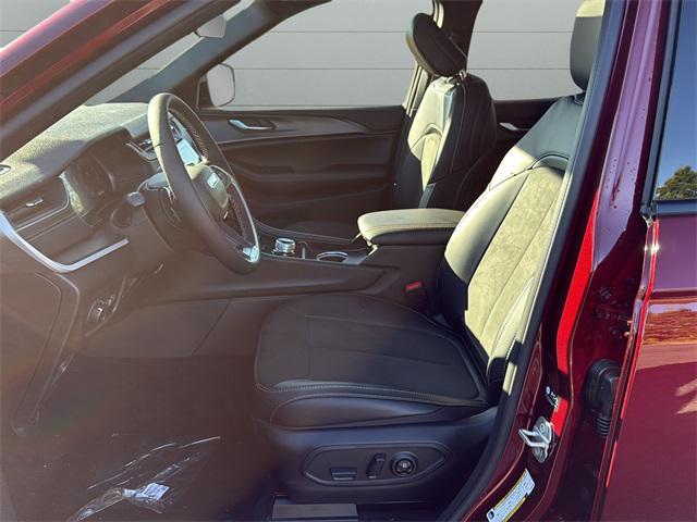 new 2025 Jeep Grand Cherokee car, priced at $46,583