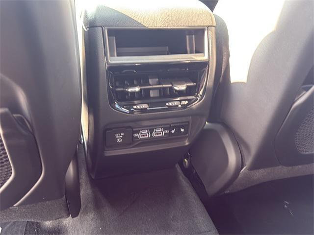 new 2025 Jeep Grand Cherokee car, priced at $57,319